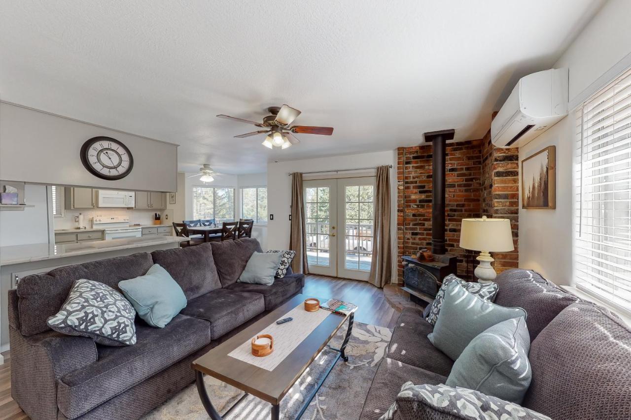 Holiday Chalet Groveland Bagian luar foto