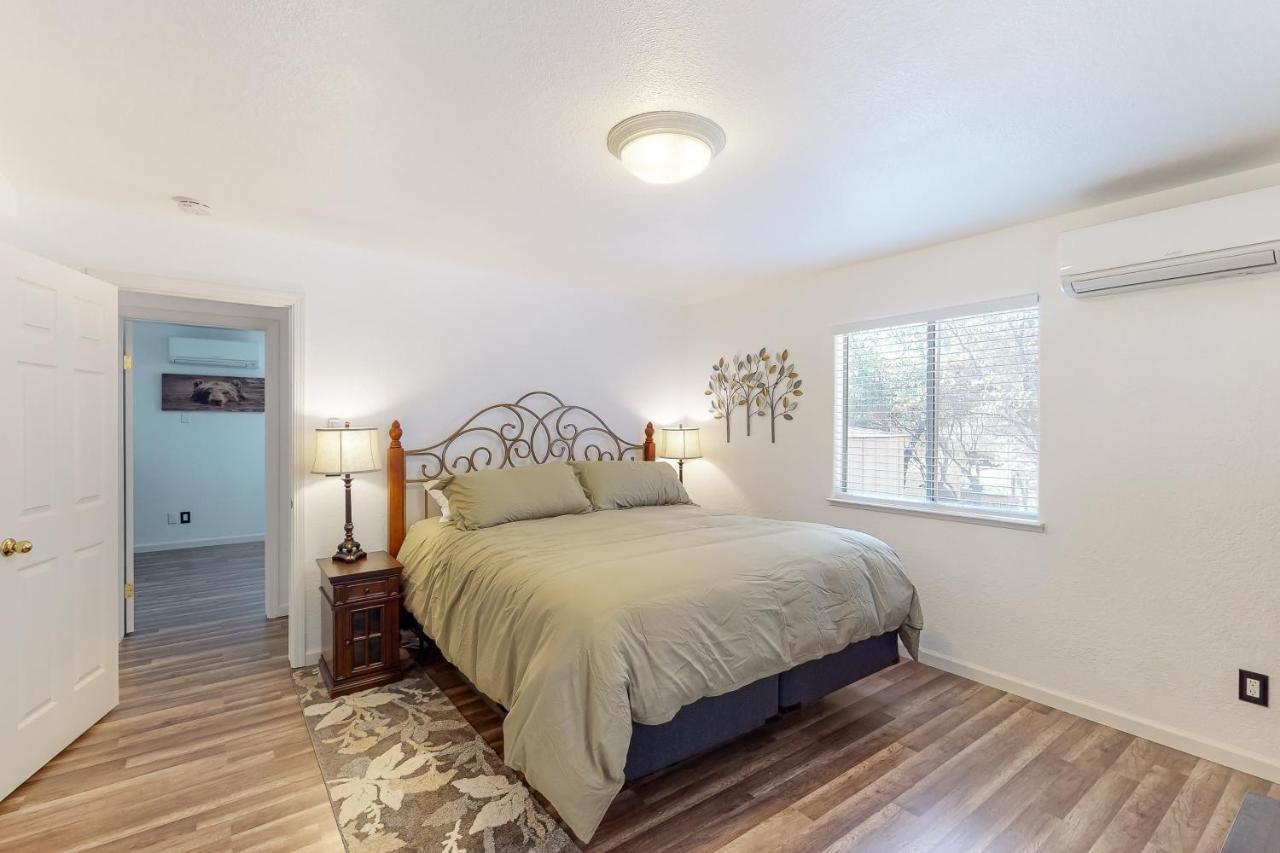 Holiday Chalet Groveland Bagian luar foto