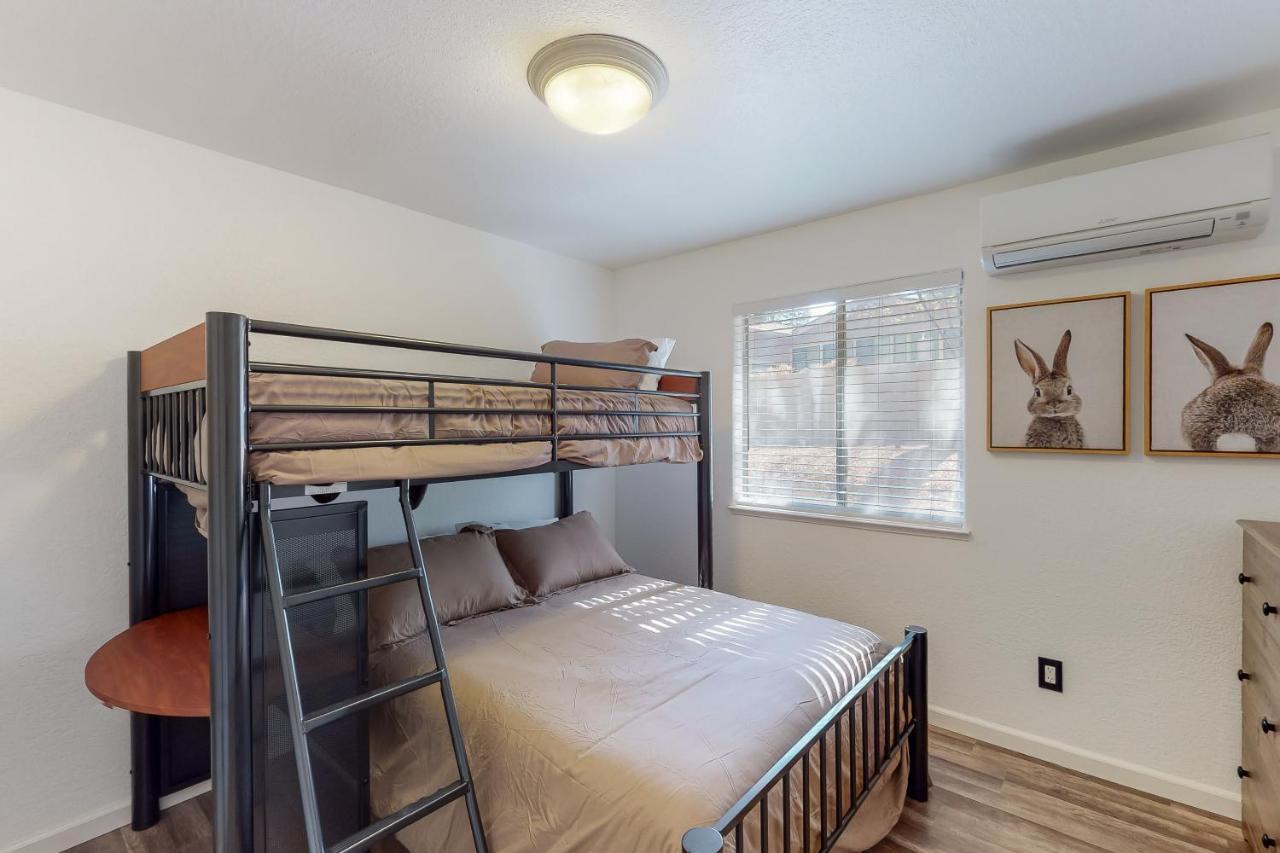 Holiday Chalet Groveland Bagian luar foto